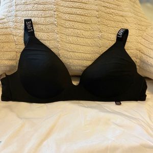 Victoria’s Secret T-shirt Bra 💄